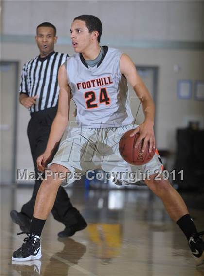 Thumbnail 3 in Foothill vs. Pleasant Grove photogallery.