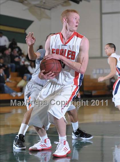 Thumbnail 2 in Foothill vs. Pleasant Grove photogallery.