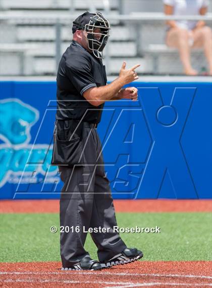 Thumbnail 2 in Alamo Heights vs Boerne Champion (UIL 5A Regional Final) photogallery.