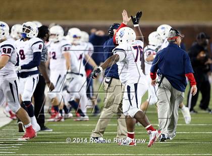 Thumbnail 3 in Skyline vs. Allen (UIL 6A Division 1 Semifinal) photogallery.