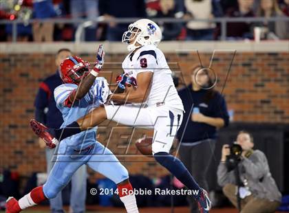 Thumbnail 3 in Skyline vs. Allen (UIL 6A Division 1 Semifinal) photogallery.