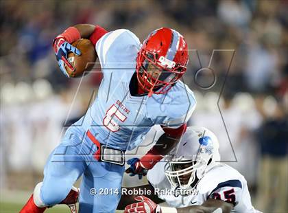 Thumbnail 2 in Skyline vs. Allen (UIL 6A Division 1 Semifinal) photogallery.