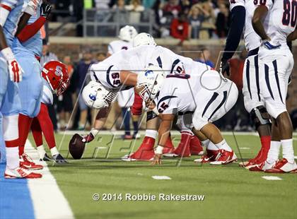 Thumbnail 2 in Skyline vs. Allen (UIL 6A Division 1 Semifinal) photogallery.