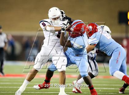 Thumbnail 3 in Skyline vs. Allen (UIL 6A Division 1 Semifinal) photogallery.