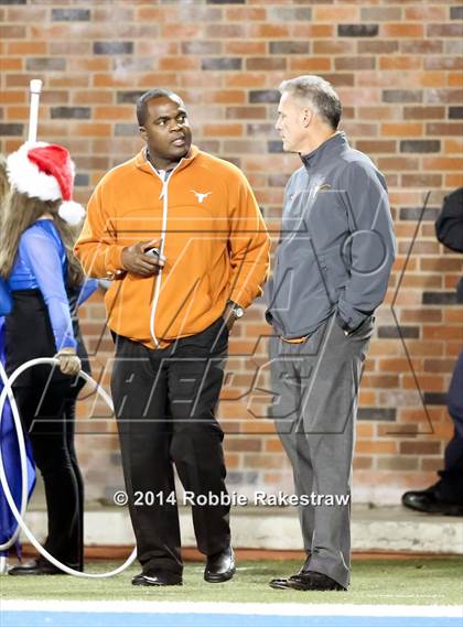 Thumbnail 2 in Skyline vs. Allen (UIL 6A Division 1 Semifinal) photogallery.