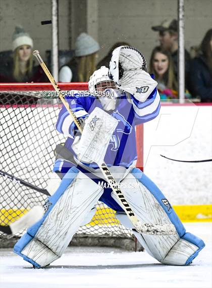 Thumbnail 1 in Valor Christian vs. Ralston Valley (CHSAA 5A 2nd Round Playoff) photogallery.
