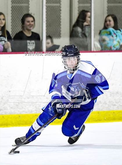 Thumbnail 2 in Valor Christian vs. Ralston Valley (CHSAA 5A 2nd Round Playoff) photogallery.