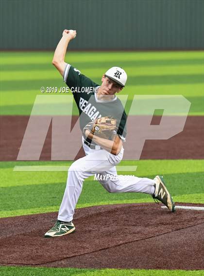 Thumbnail 2 in Reagan [Ronald] vs Westlake (UIL 6A Regional Quarterfinals) photogallery.