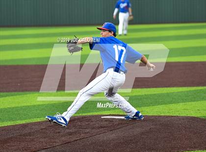 Thumbnail 1 in Reagan [Ronald] vs Westlake (UIL 6A Regional Quarterfinals) photogallery.