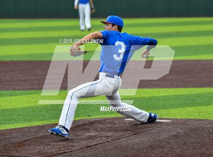 Thumbnail 1 in Reagan [Ronald] vs Westlake (UIL 6A Regional Quarterfinals) photogallery.