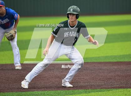 Thumbnail 3 in Reagan [Ronald] vs Westlake (UIL 6A Regional Quarterfinals) photogallery.