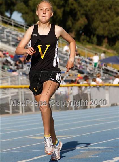 Thumbnail 2 in Camarillo Classic (4x800m Girls) photogallery.