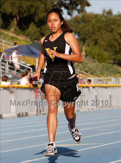 Thumbnail 1 in Camarillo Classic (4x800m Girls) photogallery.