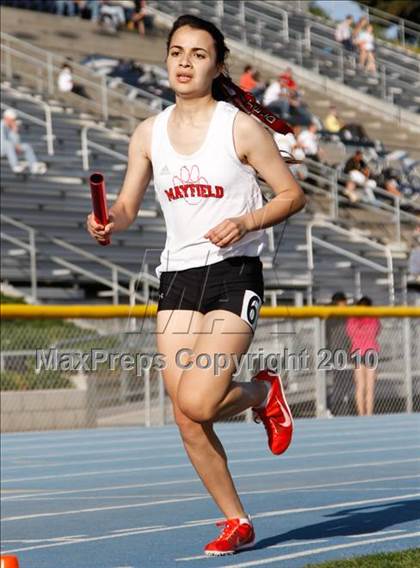 Thumbnail 2 in Camarillo Classic (4x800m Girls) photogallery.