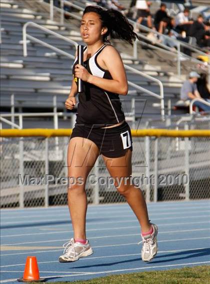 Thumbnail 2 in Camarillo Classic (4x800m Girls) photogallery.