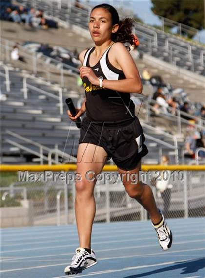 Thumbnail 2 in Camarillo Classic (4x800m Girls) photogallery.