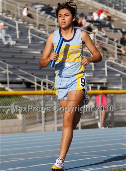 Thumbnail 2 in Camarillo Classic (4x800m Girls) photogallery.