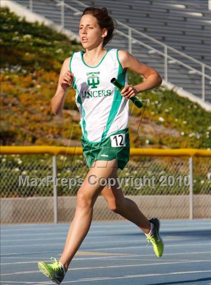 Thumbnail 2 in Camarillo Classic (4x800m Girls) photogallery.