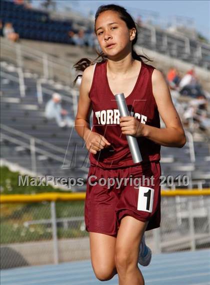 Thumbnail 2 in Camarillo Classic (4x800m Girls) photogallery.