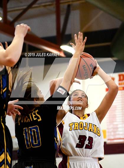 Thumbnail 1 in Pahrump Valley vs Moapa Valley (NIAA 3A Semifinal) photogallery.