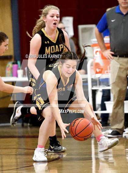 Thumbnail 2 in Pahrump Valley vs Moapa Valley (NIAA 3A Semifinal) photogallery.