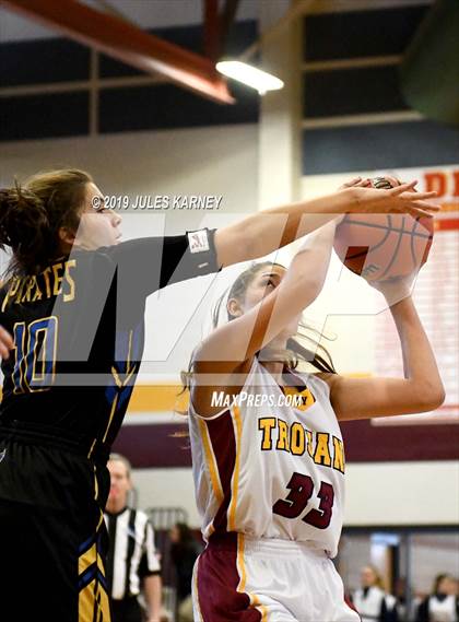 Thumbnail 3 in Pahrump Valley vs Moapa Valley (NIAA 3A Semifinal) photogallery.