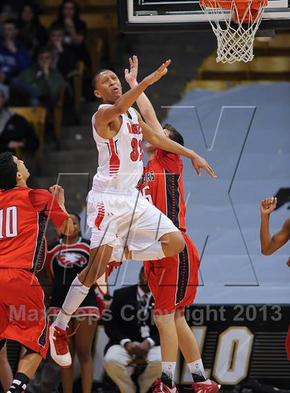 Thumbnail 2 in Denver East vs. Eaglecrest (CHSAA 5A Final) photogallery.