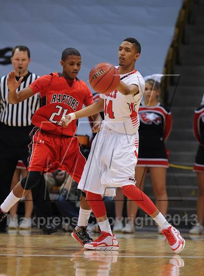 Thumbnail 2 in Denver East vs. Eaglecrest (CHSAA 5A Final) photogallery.