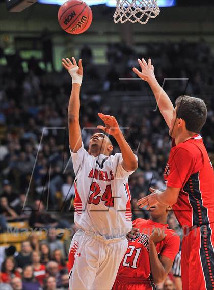 Thumbnail 2 in Denver East vs. Eaglecrest (CHSAA 5A Final) photogallery.