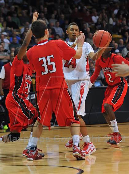 Thumbnail 3 in Denver East vs. Eaglecrest (CHSAA 5A Final) photogallery.