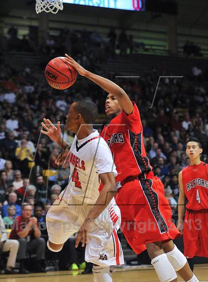 Thumbnail 1 in Denver East vs. Eaglecrest (CHSAA 5A Final) photogallery.