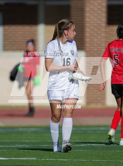 Thumbnail 3 in Arlington vs. Horn (Duncanville Classic) photogallery.
