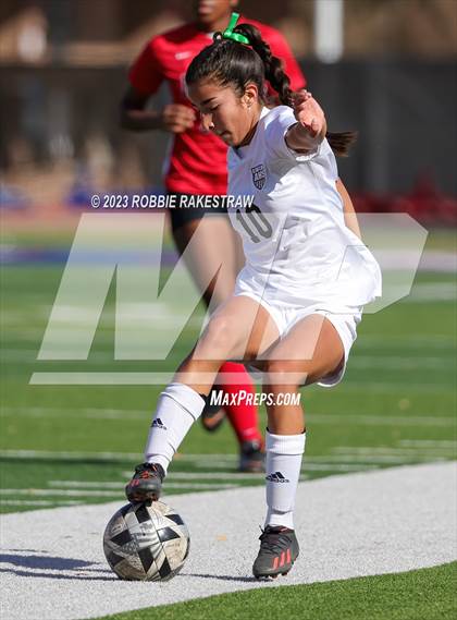 Thumbnail 3 in Arlington vs. Horn (Duncanville Classic) photogallery.