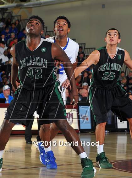 Thumbnail 3 in Bishop Gorman vs. De La Salle (MaxPreps Holiday Classic) photogallery.