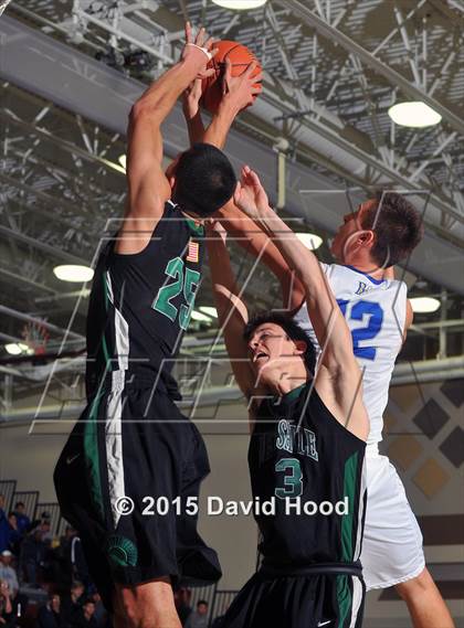 Thumbnail 3 in Bishop Gorman vs. De La Salle (MaxPreps Holiday Classic) photogallery.