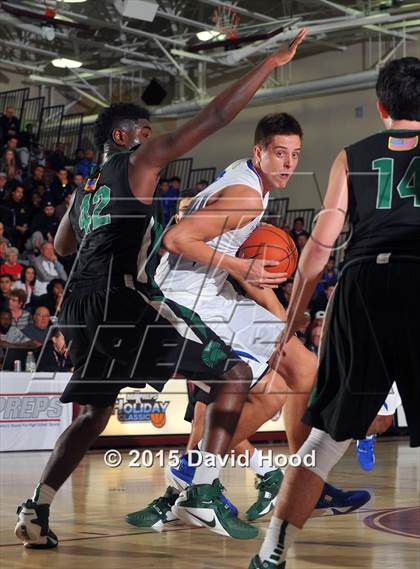 Thumbnail 2 in Bishop Gorman vs. De La Salle (MaxPreps Holiday Classic) photogallery.