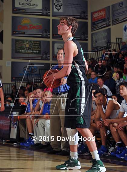 Thumbnail 1 in Bishop Gorman vs. De La Salle (MaxPreps Holiday Classic) photogallery.