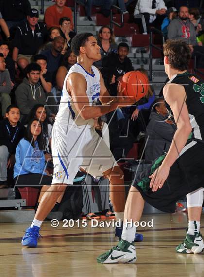 Thumbnail 1 in Bishop Gorman vs. De La Salle (MaxPreps Holiday Classic) photogallery.