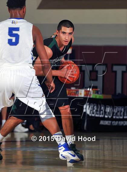 Thumbnail 2 in Bishop Gorman vs. De La Salle (MaxPreps Holiday Classic) photogallery.