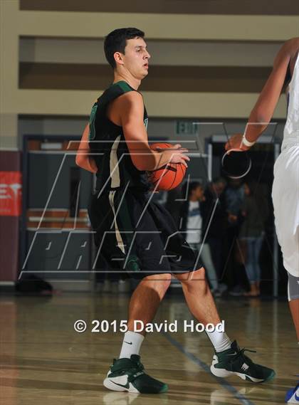 Thumbnail 3 in Bishop Gorman vs. De La Salle (MaxPreps Holiday Classic) photogallery.