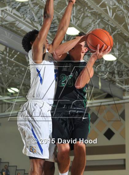 Thumbnail 3 in Bishop Gorman vs. De La Salle (MaxPreps Holiday Classic) photogallery.