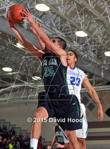 Thumbnail 2 in Bishop Gorman vs. De La Salle (MaxPreps Holiday Classic) photogallery.