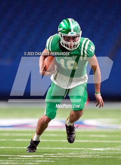 Thumbnail 1 in Cuero vs. Wimberley (UIL 4A Division II Semifinal) photogallery.