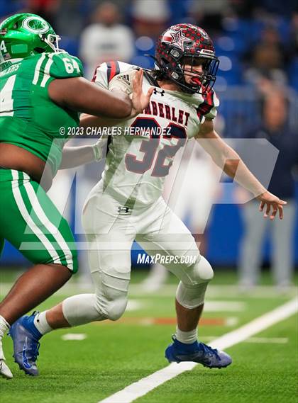 Thumbnail 3 in Cuero vs. Wimberley (UIL 4A Division II Semifinal) photogallery.