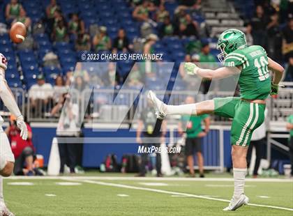 Thumbnail 1 in Cuero vs. Wimberley (UIL 4A Division II Semifinal) photogallery.