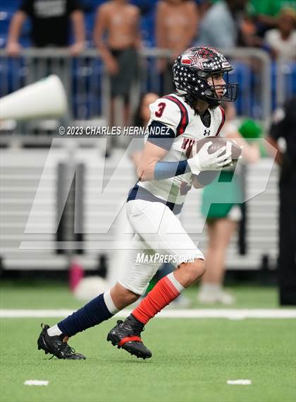 Thumbnail 2 in Cuero vs. Wimberley (UIL 4A Division II Semifinal) photogallery.