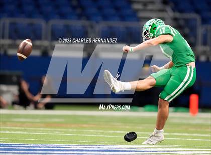 Thumbnail 3 in Cuero vs. Wimberley (UIL 4A Division II Semifinal) photogallery.