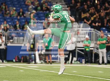 Thumbnail 2 in Cuero vs. Wimberley (UIL 4A Division II Semifinal) photogallery.