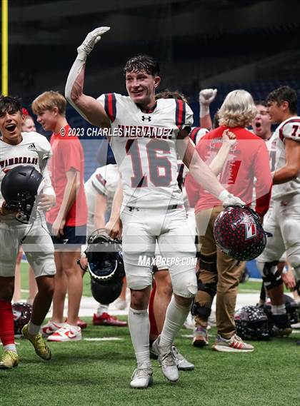 Thumbnail 1 in Cuero vs. Wimberley (UIL 4A Division II Semifinal) photogallery.