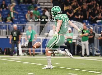Thumbnail 1 in Cuero vs. Wimberley (UIL 4A Division II Semifinal) photogallery.